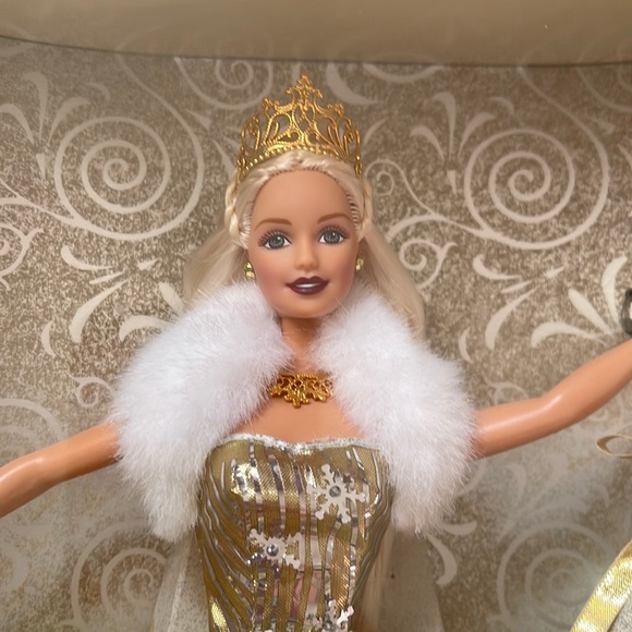 - NRFB Celebration Barbie ~ 2000 🎊 - Picture 2 of 12